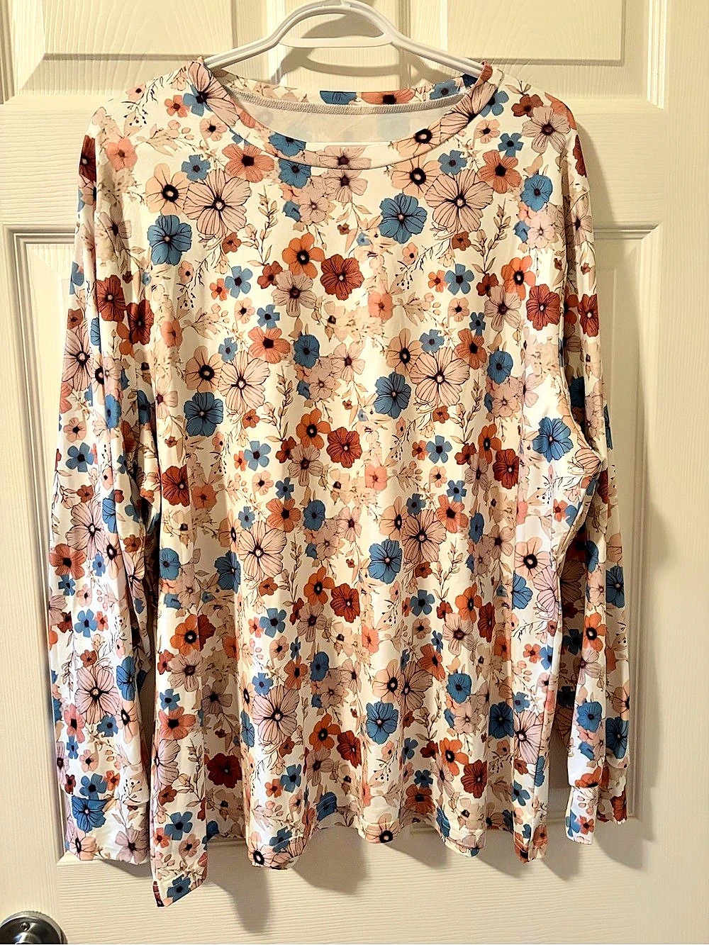 Floral Long Sleeve Top in Cream & Blue Like New